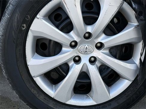 Used 2022 Toyota Corolla LE image 8