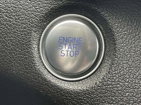 Used 2019 Hyundai Santa Fe Limited image 6