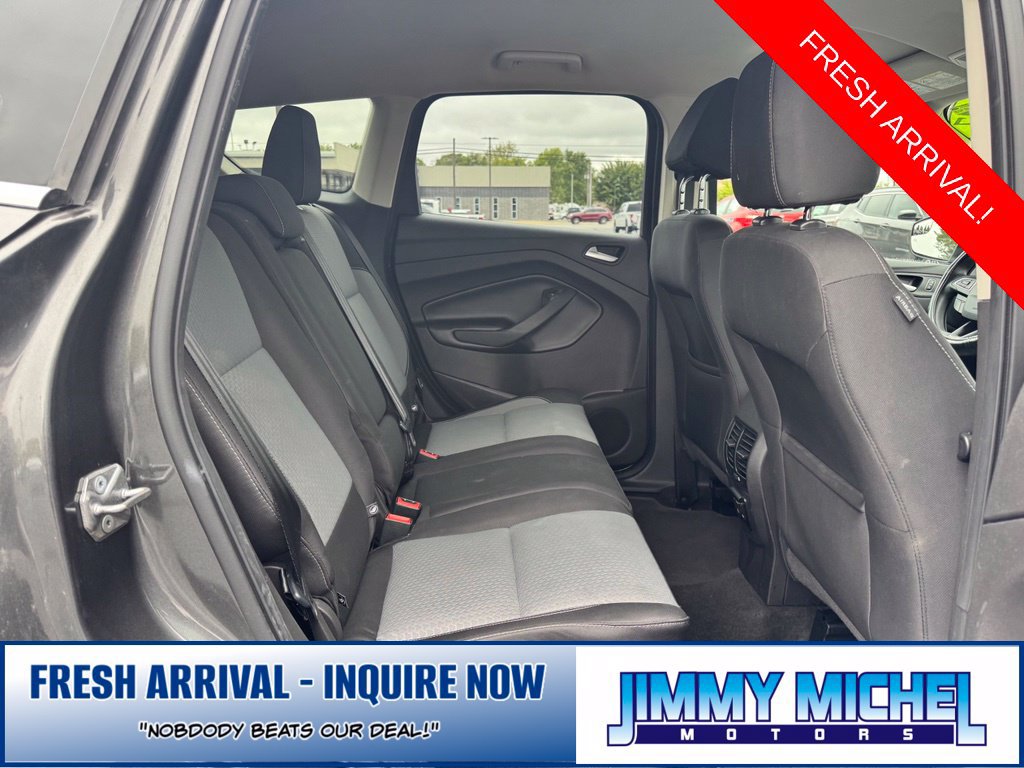 Used 2017 Ford Escape SE w/ SE Cold Weather Package FWD image 19
