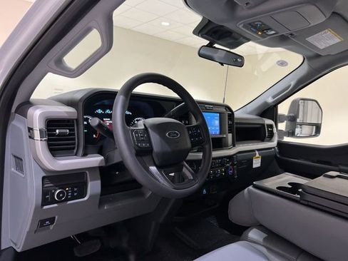 New 2026 Ford F250 XL w/ XL Off-Road Package AWD/4WD image 9