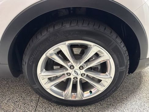 Used 2019 Ford Explorer XLT w/ Equipment Group 201A FWD image 30