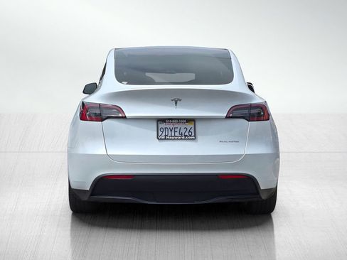 Used 2023 Tesla Model Y Long Range AWD/4WD image 6