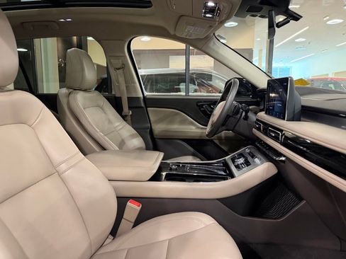Used 2023 Lincoln Aviator AWD w/ Premium Package image 25