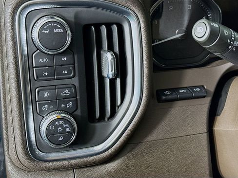 Used 2023 GMC Sierra 3500 Denali w/ Denali Ultimate Package AWD/4WD image 10
