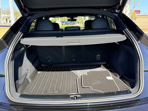 Used 2024 Audi SQ5 Prestige image 13