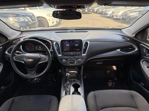 Used 2019 Chevrolet Malibu LT image 12