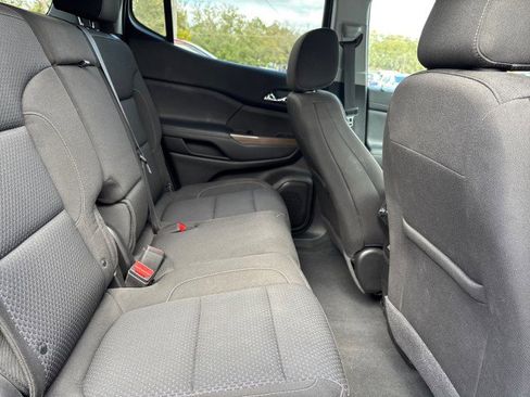 Used 2023 GMC Acadia SLE w/ Driver Convenience Package image 12