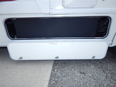 Used 2022 Ford E-350 and Econoline 350 Super Duty w/ A/C Prep Package RWD image 16