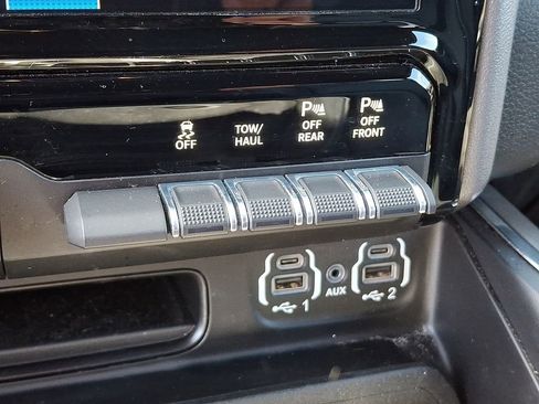 Used 2023 RAM 1500 Laramie AWD/4WD image 25