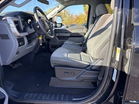 Used 2024 Ford F250 XLT w/ Snow Plow Prep Package image 23