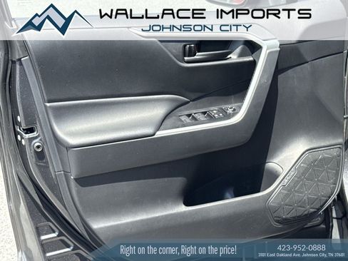 Used 2023 Toyota RAV4 LE FWD image 13