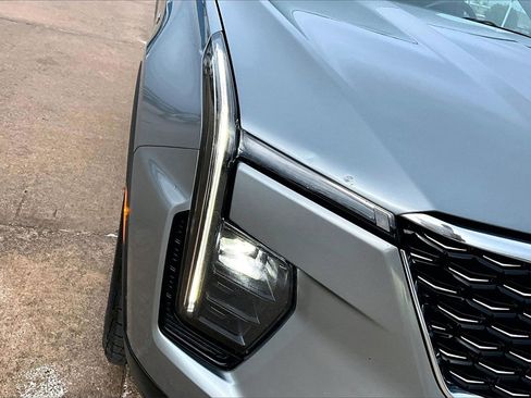 Used 2024 Cadillac XT4 Premium Luxury image 27