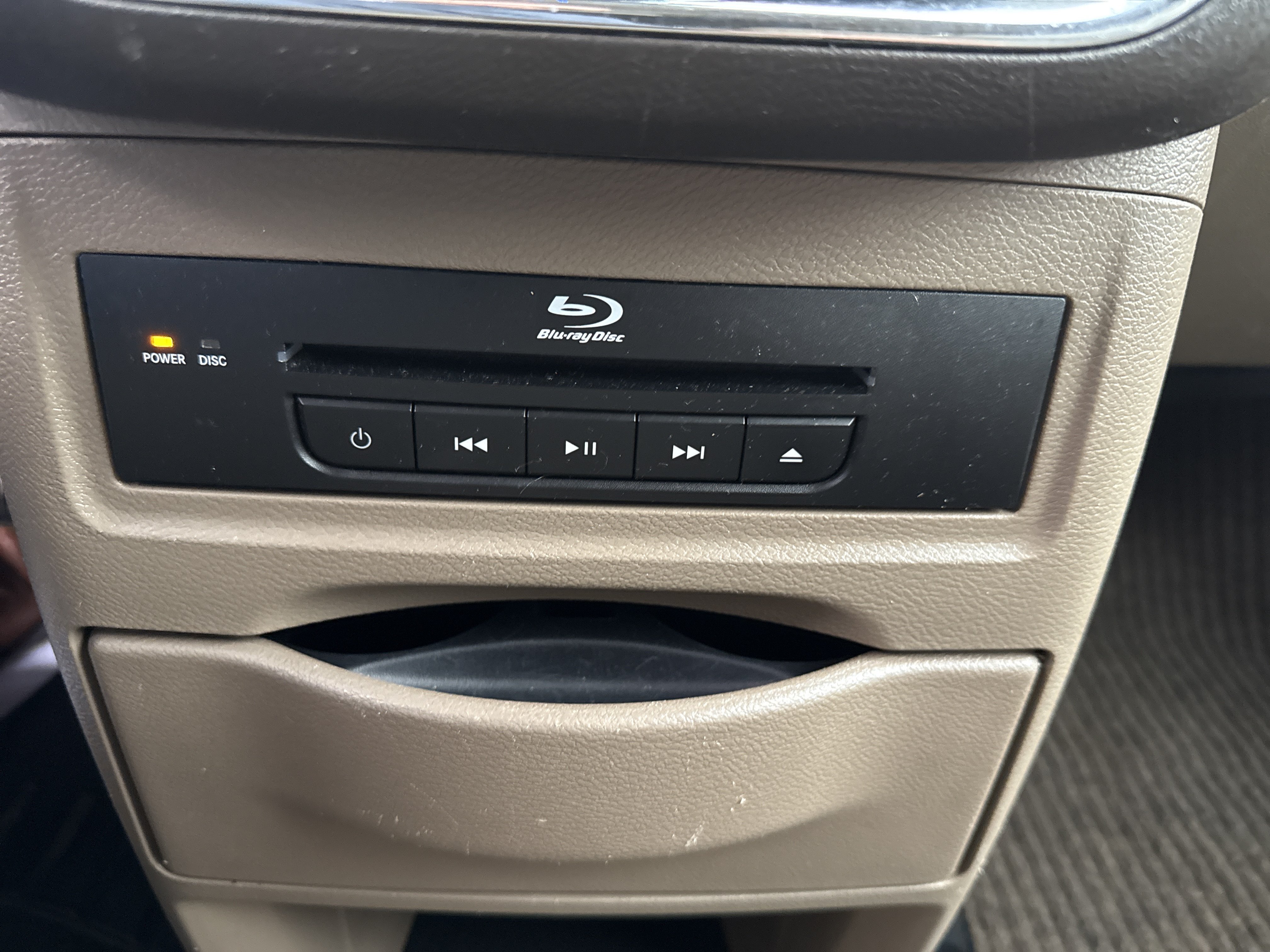 Used 2014 Chrysler Town & Country Touring-L w/ Driver Convenience Group FWD image 23