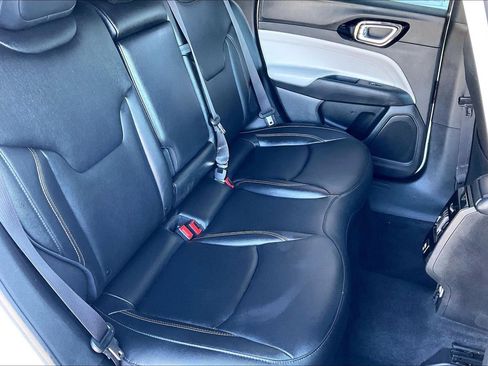 Used 2024 Jeep Compass Limited image 18