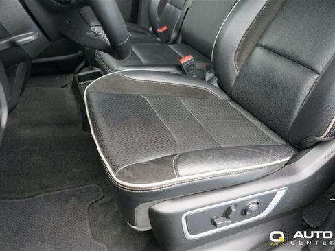 Used 2023 RAM 1500 Laramie AWD/4WD image 14