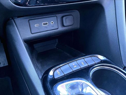 Used 2023 Buick Encore GX Select w/ Sport Touring Package image 32