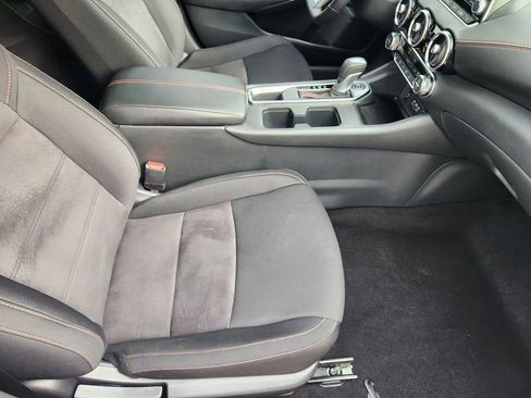 Used 2025 Nissan Sentra SR image 13