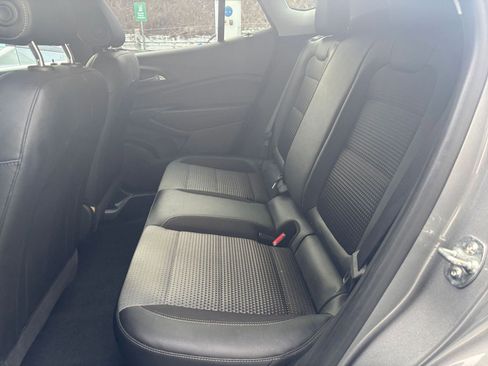 Used 2025 Chevrolet Trax LT image 37