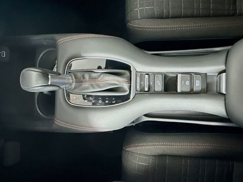 Certified 2025 Honda HR-V Sport image 14
