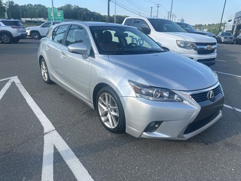 Used 2015 Lexus CT 200h FWD image 8