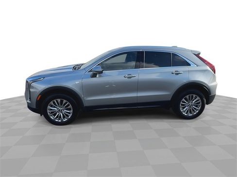 Used 2025 Cadillac XT4 Premium Luxury image 5