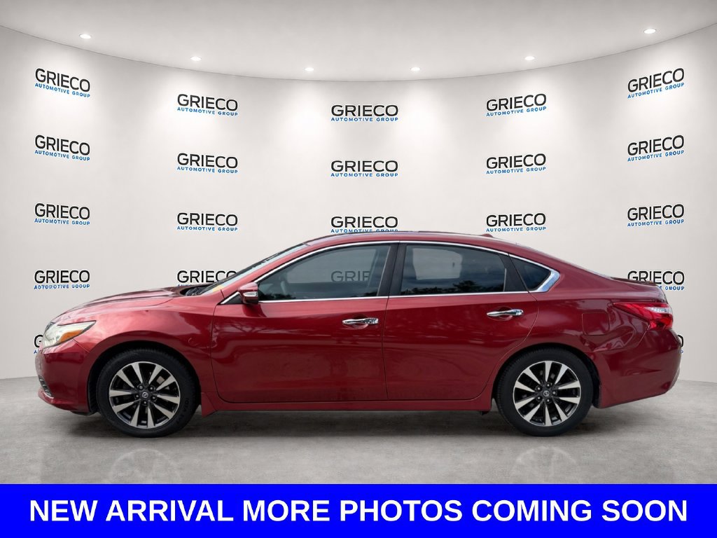 Used 2016 Nissan Altima 2.5 SV w/ Convenience Package FWD image 4