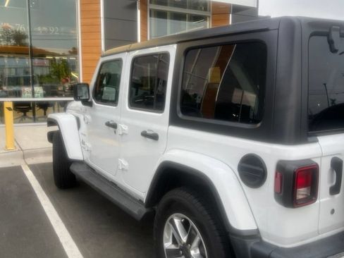 Used 2019 Jeep Wrangler Unlimited Sahara AWD/4WD image 8