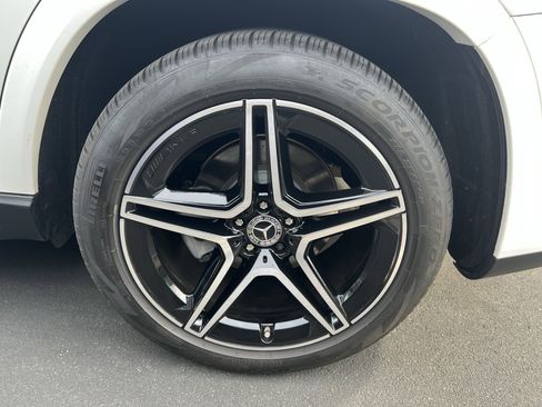 Certified 2024 Mercedes-Benz GLS 450 4MATIC image 9