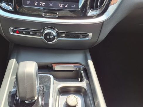 Used 2025 Volvo V60 B5 Cross Country Plus AWD/4WD image 28