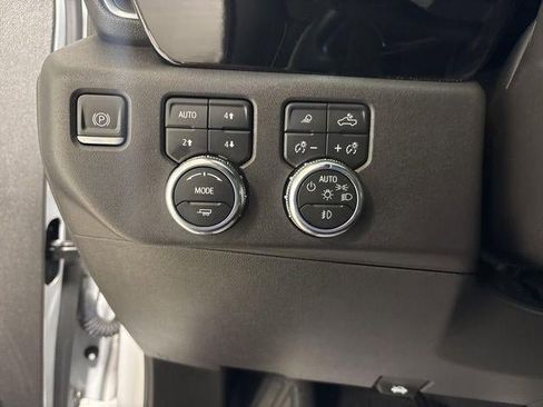 Used 2024 GMC Sierra 1500 SLT AWD/4WD image 15