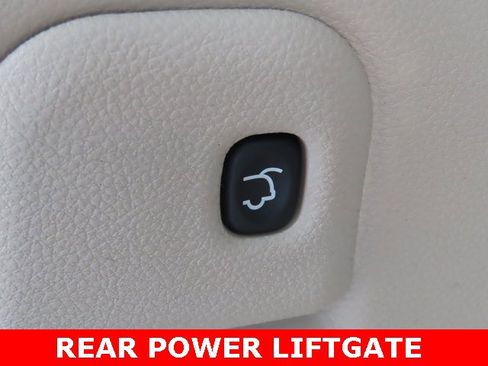 Used 2017 Jeep Grand Cherokee Overland w/ Jeep Active Safety Group image 34