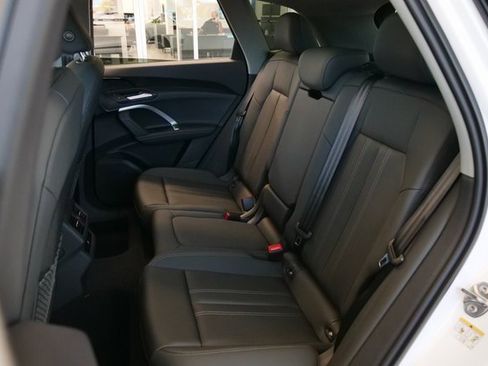 New 2025 Audi Q5 Premium image 12