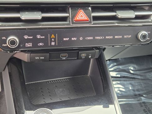 Certified 2023 Kia Niro Wind FWD image 19