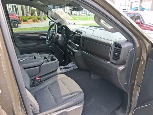 Used 2023 Chevrolet Silverado 1500 LT RWD image 11