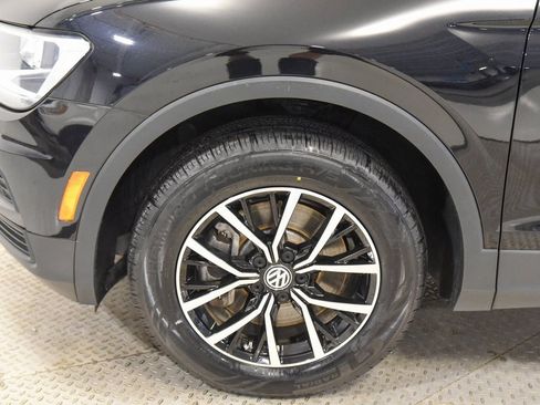 Used 2021 Volkswagen Tiguan SE w/ Panoramic Sunroof Package image 13