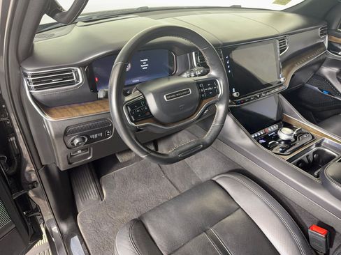 Used 2022 Jeep Grand Wagoneer Series I AWD/4WD image 4