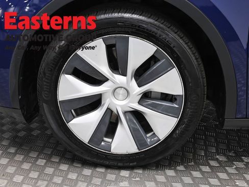 Used 2021 Tesla Model Y Long Range AWD/4WD image 27