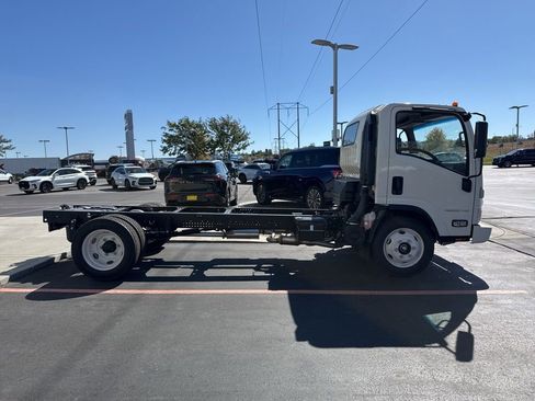 New 2025 Chevrolet Low Cab Forward image 22