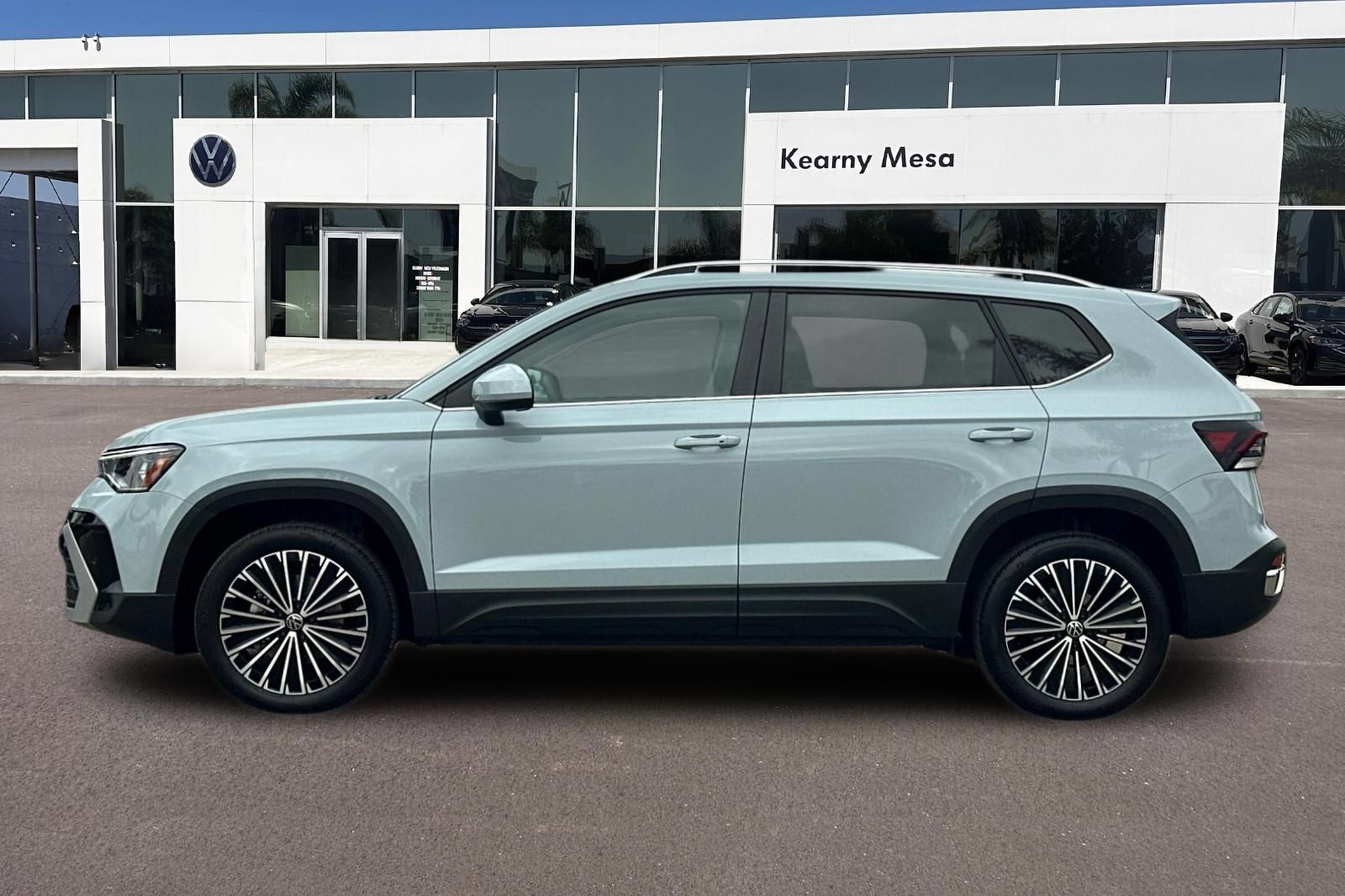 Used 2025 Volkswagen Taos SE FWD image 7