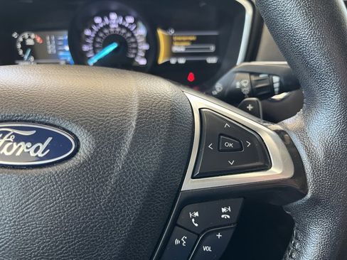 Used 2019 Ford Fusion Titanium image 21