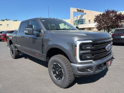 New 2026 Ford F350 Platinum w/ Tremor Off-Road Package