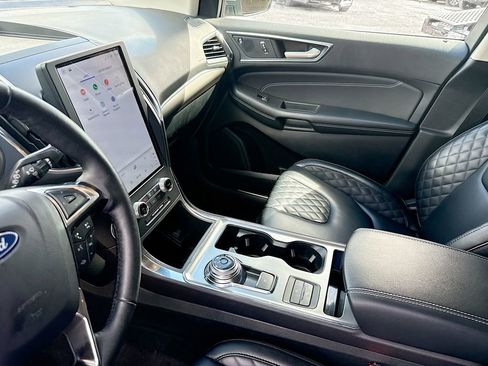 Used 2024 Ford Edge Titanium image 25