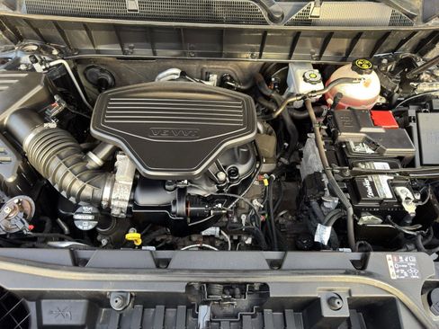 Used 2017 GMC Acadia SLE image 36