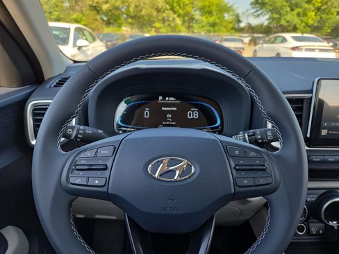 New 2026 Hyundai Venue SEL FWD image 4