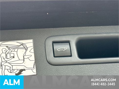 Used 2024 Toyota Highlander Limited image 24