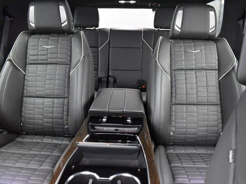 Certified 2025 Cadillac Escalade Sport Platinum image 32