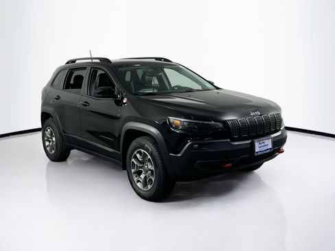 Used 2022 Jeep Cherokee Trailhawk AWD/4WD image 3