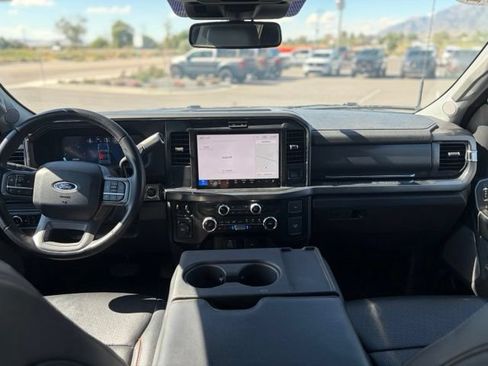 Used 2025 Ford F450 Lariat w/ FX4 Off-Road Package AWD/4WD image 9