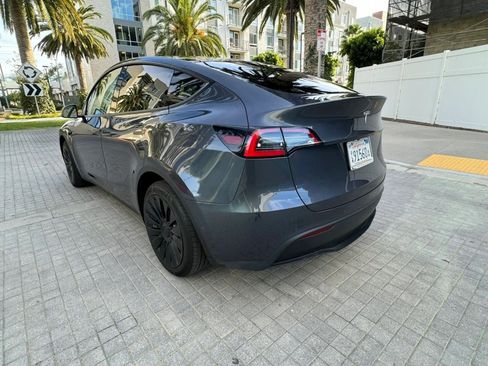 Used 2024 Tesla Model Y 2WD image 7