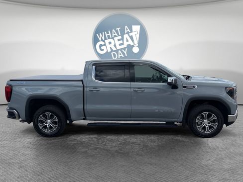Used 2025 GMC Sierra 1500 SLE w/ Preferred Package AWD/4WD image 2